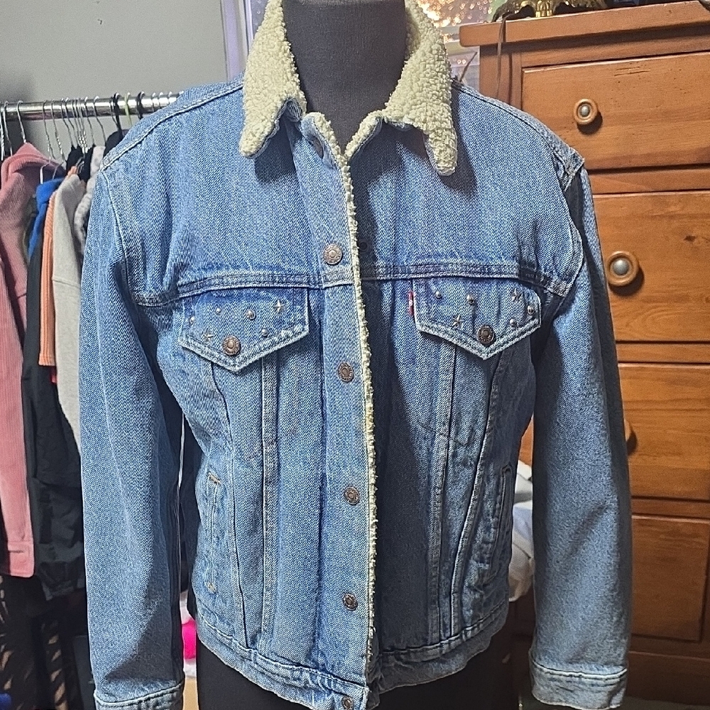 Levi's Blue Jean Jacket with Cream Collar - Picture 3 of 15
